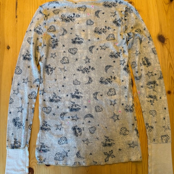 Scrapbook Beige Shirt with Black and Yellow Graphic - Picture 8 of 16